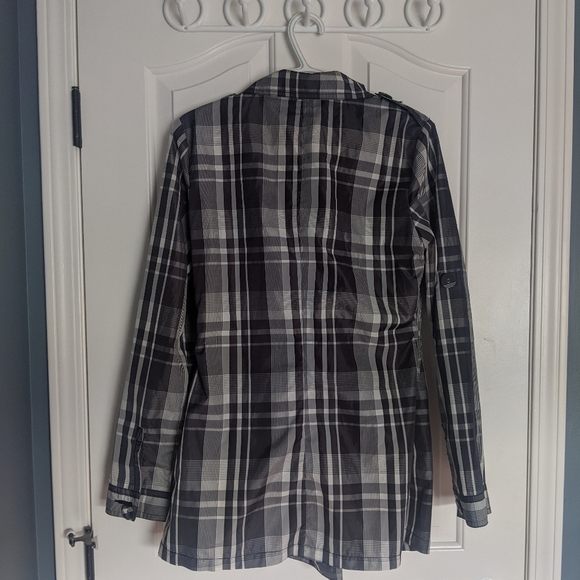 3/$30 Vero Moda Plaid Trenchcoat - Picture 4 of 8